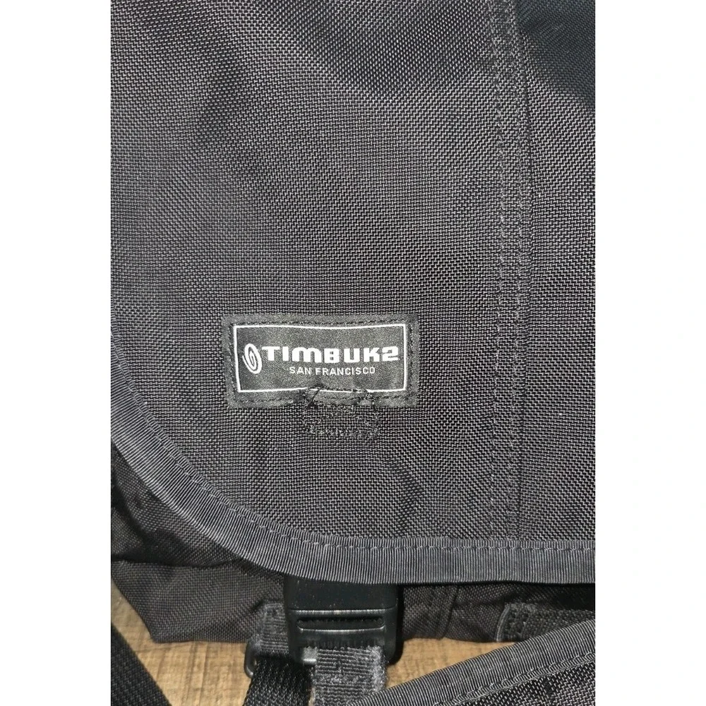 TIMBUK2 Black Classic Messenger Bag Laptop Case 13-15 Inch Nylon TPU